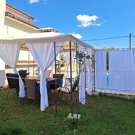 Апартаменты Casa Antonio With Swimming Pool Новиград Экстерьер фото
