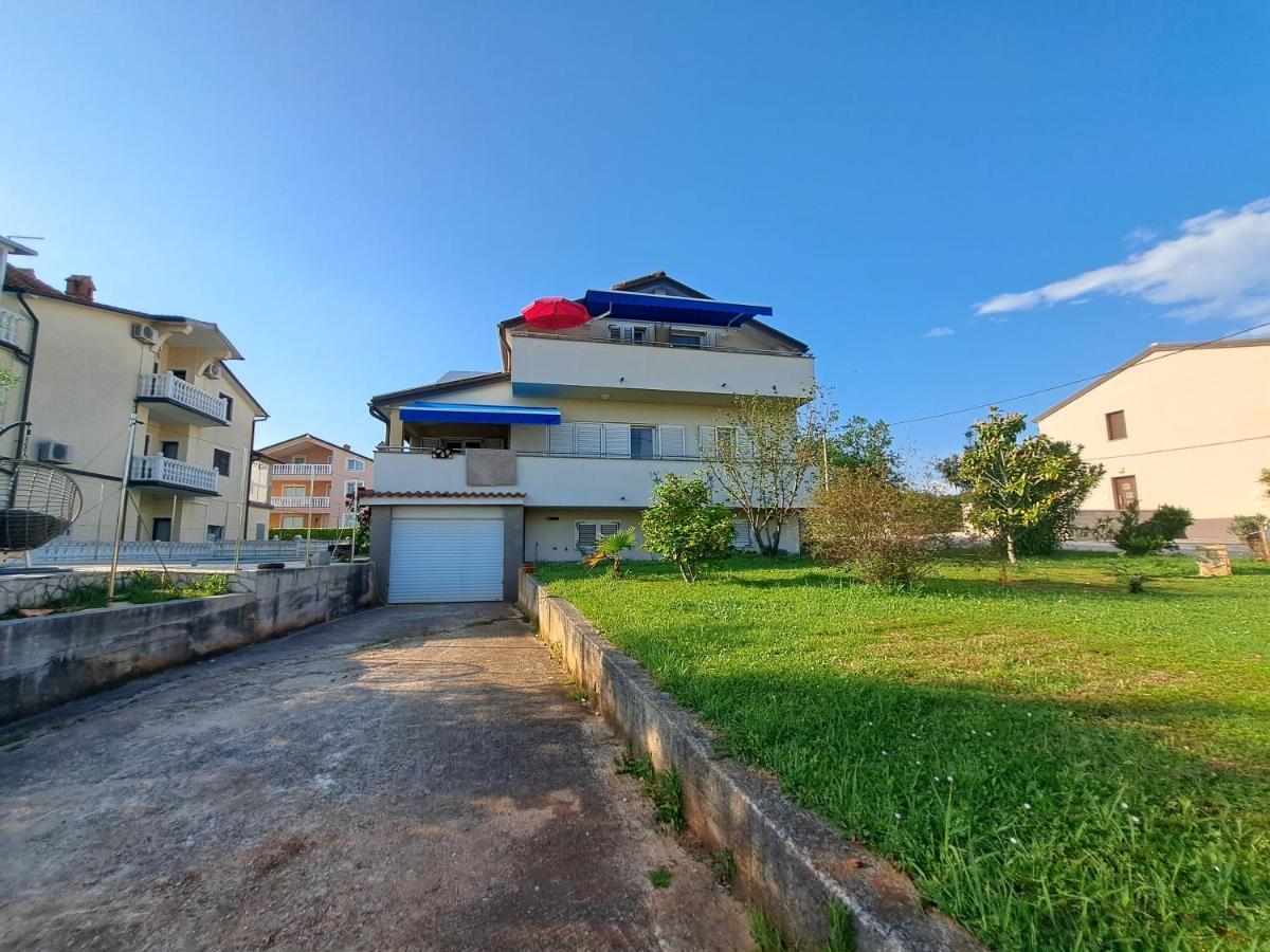 Апартаменты Casa Antonio With Swimming Pool Новиград Экстерьер фото