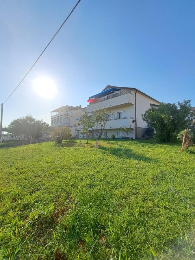 Апартаменты Casa Antonio With Swimming Pool Новиград Экстерьер фото