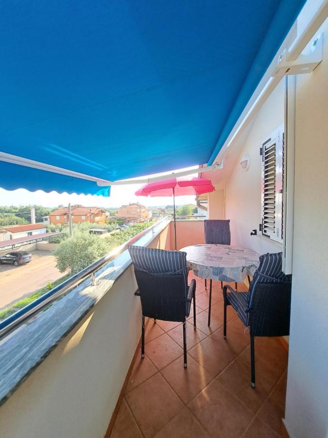 Апартаменты Casa Antonio With Swimming Pool Новиград Экстерьер фото