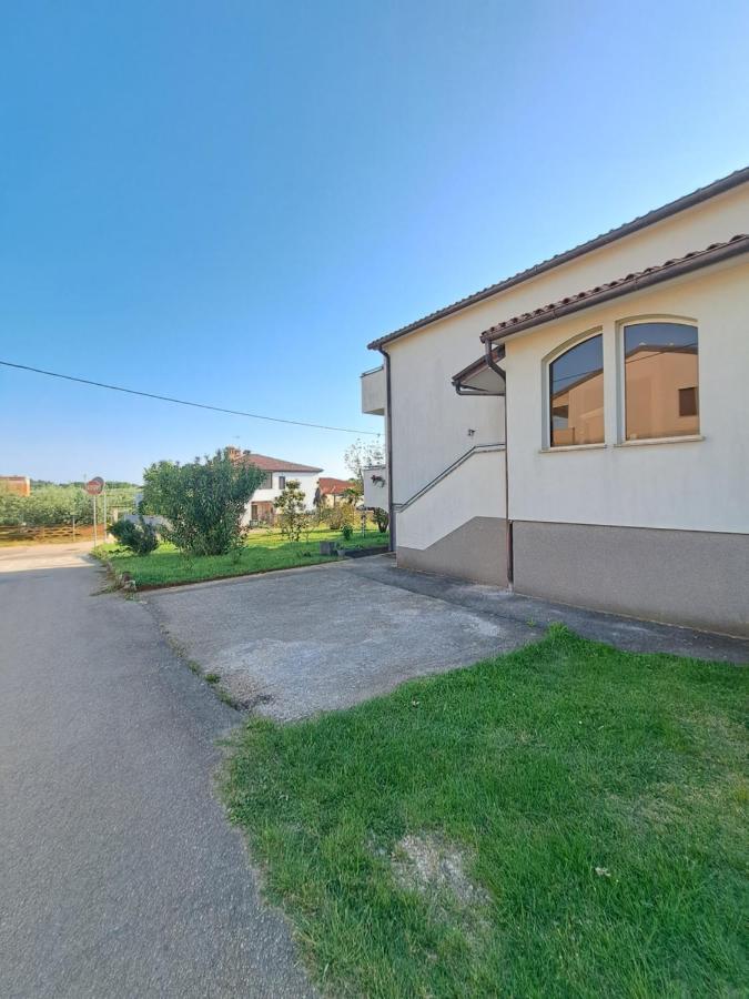 Апартаменты Casa Antonio With Swimming Pool Новиград Экстерьер фото